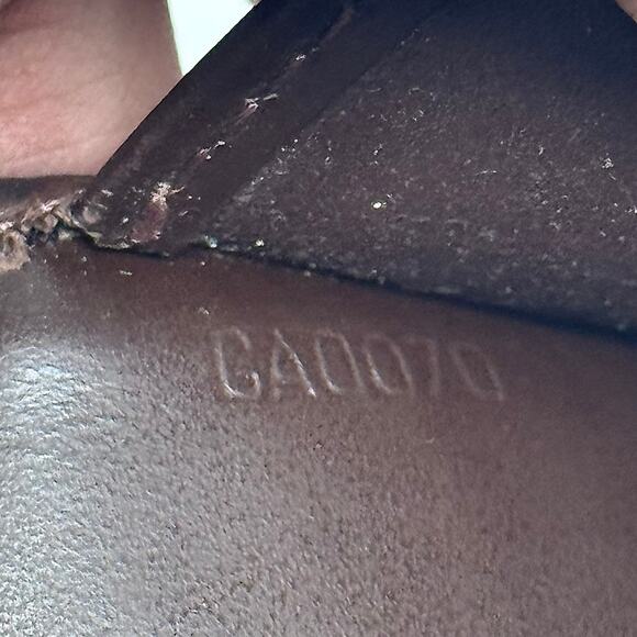 Louis Vuitton Long Wallet / Passport Case - Picture 13 of 14